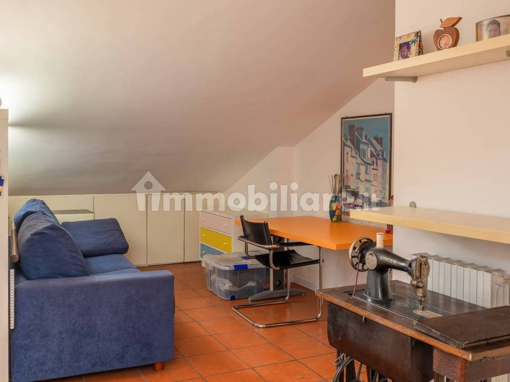  - TRILOCALE CON MANSARDA MQ 150