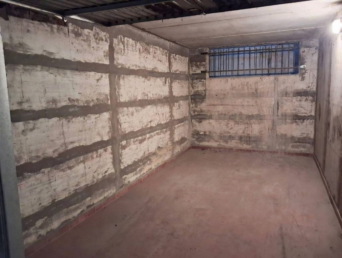  - Garage in vendita a Lainate