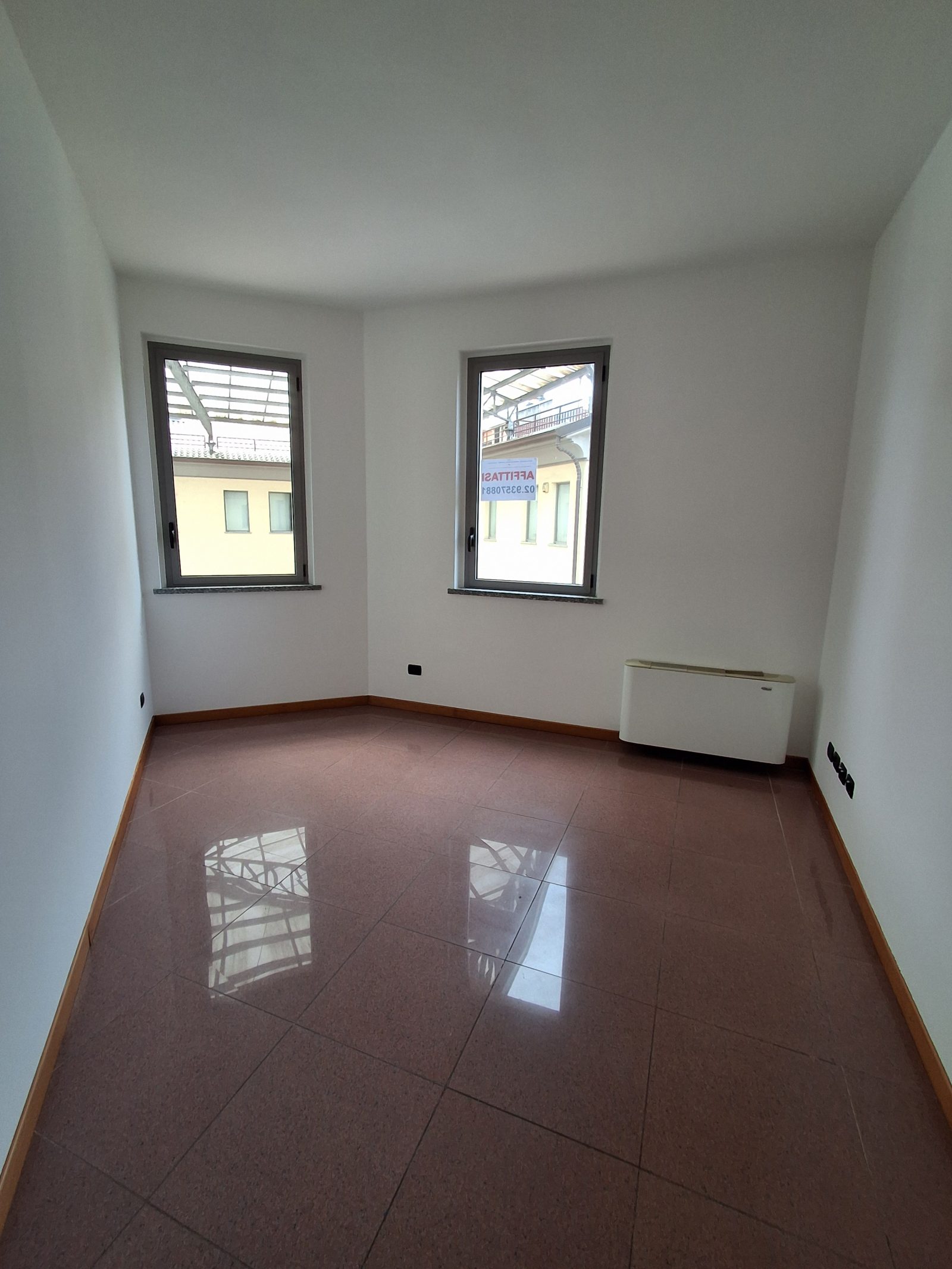  - UFFICIO CENTRALISSIMO con BOX
