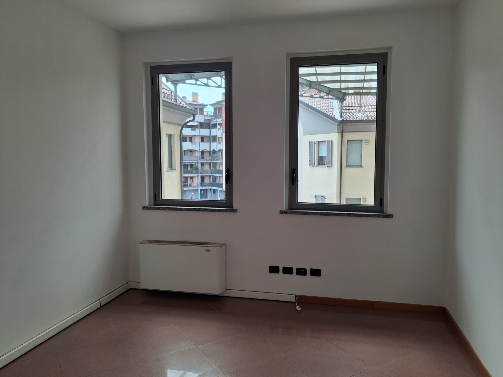  - UFFICIO CENTRALISSIMO con BOX