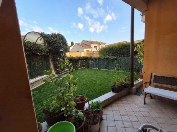  - Lainate,vendesi  Bilocale con giardino