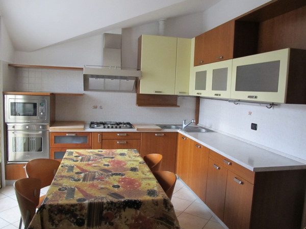  - Caronno Pertusella vendesi TRILOCALE CON BOX