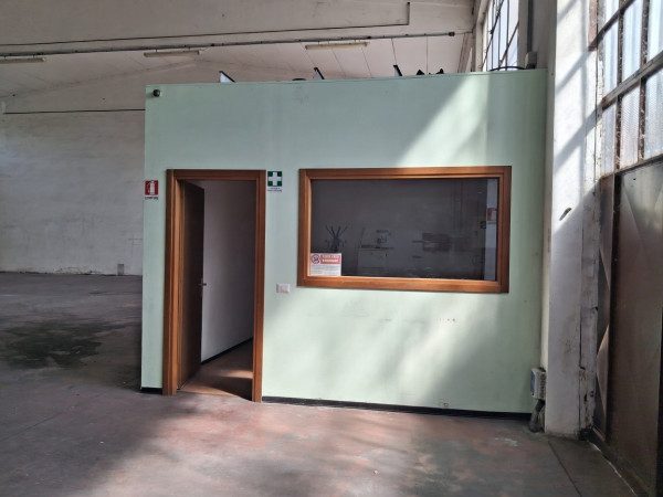  - Lainate AFFITTASI  CAPANNONE MQ 480